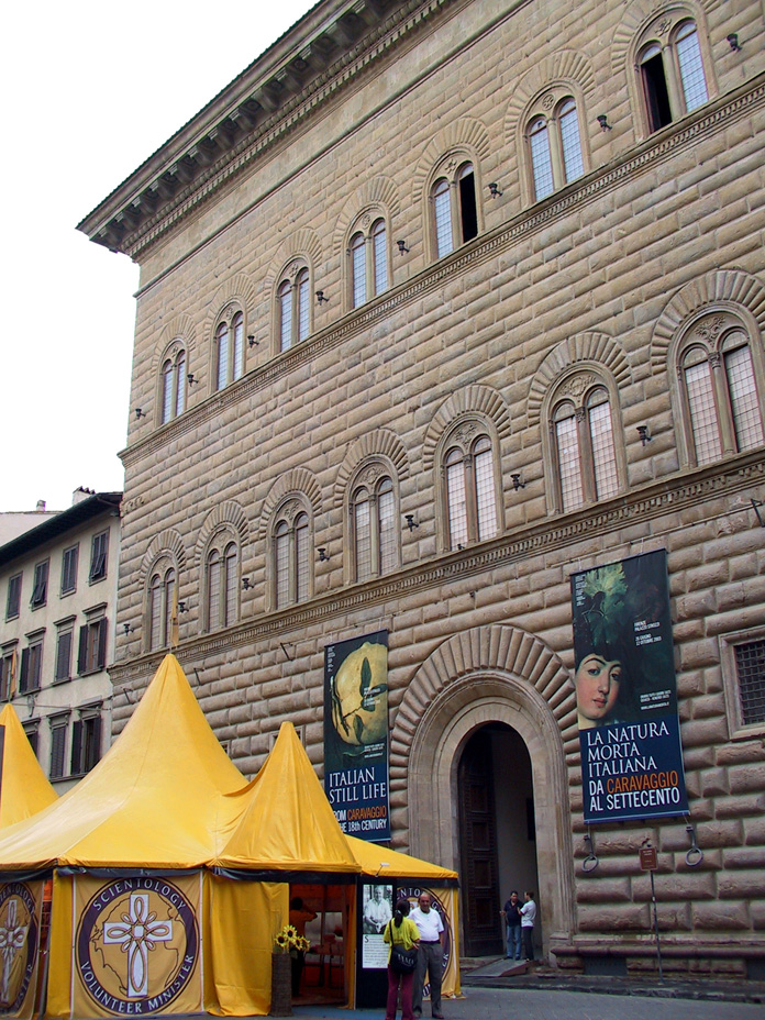 139-1346 - Firenze - Palazzo Strozzi - Scientology Booth