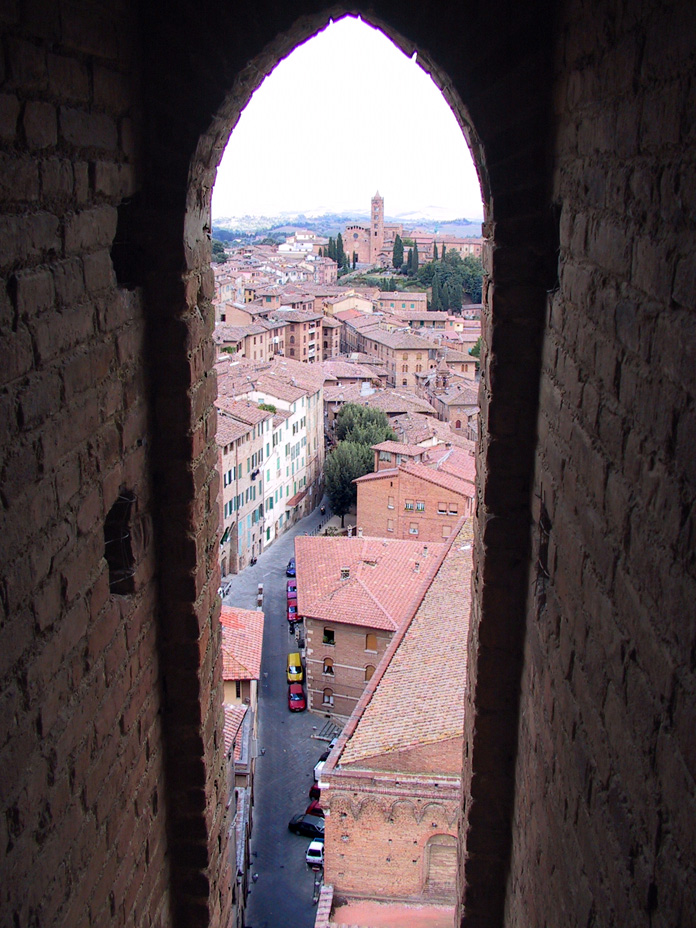 512-1621- Siena - Torre del Mangia - view from lancet